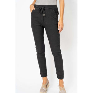 Made in Italy Python Embossed Jegging in Black at ooh la la! in Grapevine TX 76051
