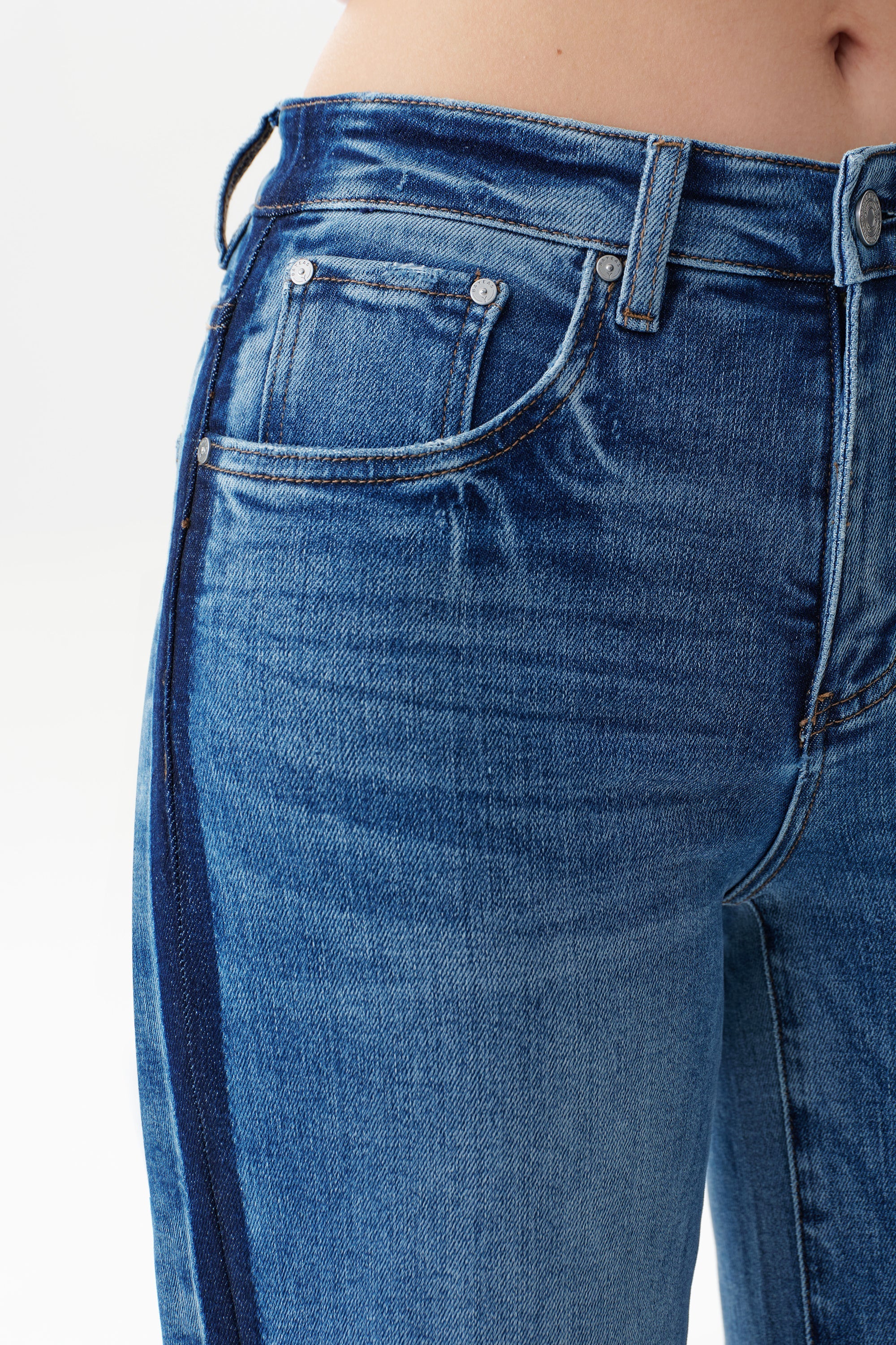 Mid Rise Wide Leg Jean with Dark Seam Detail at ooh la la! in Grapevine TX 76051