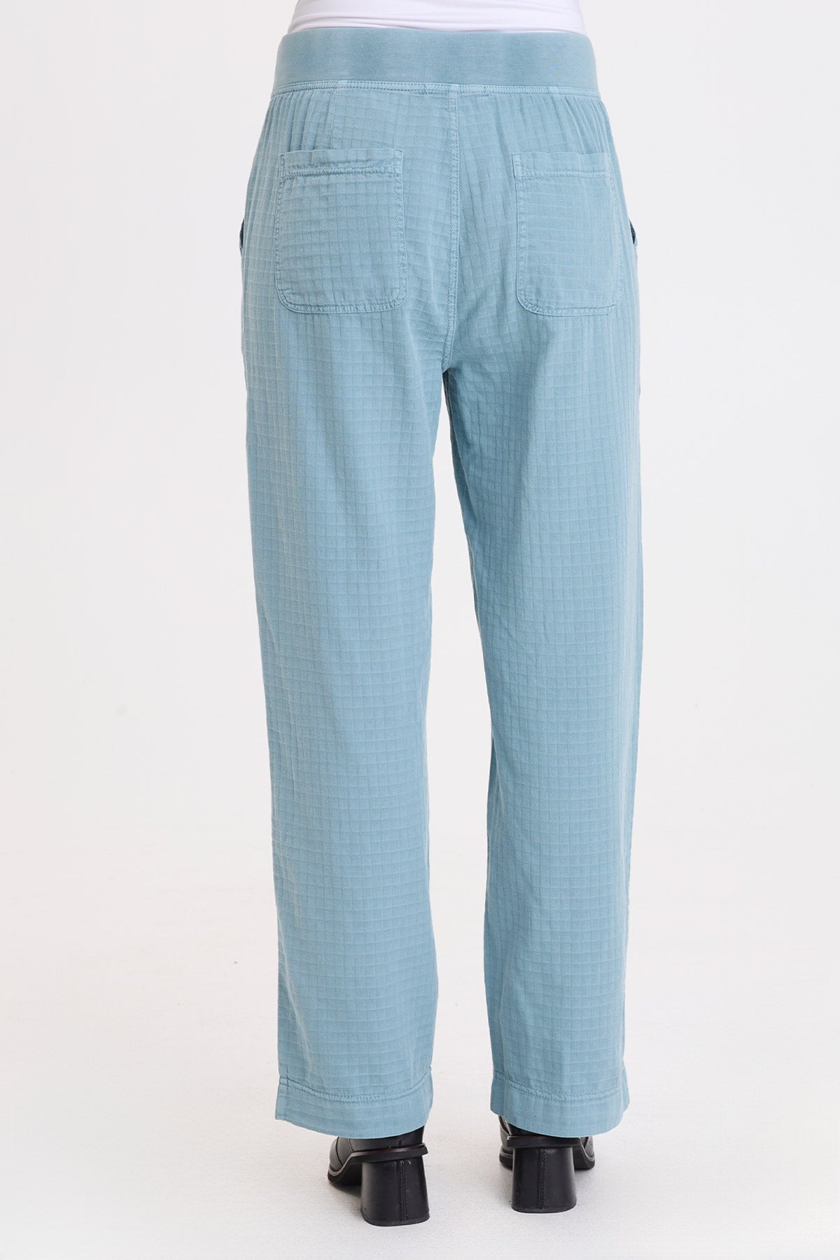 XCVI Robbie Basket-Weave Pant in Thunderclap Pigment teal with large cargo pockets at ooh la la! in Grapevine TX 76051