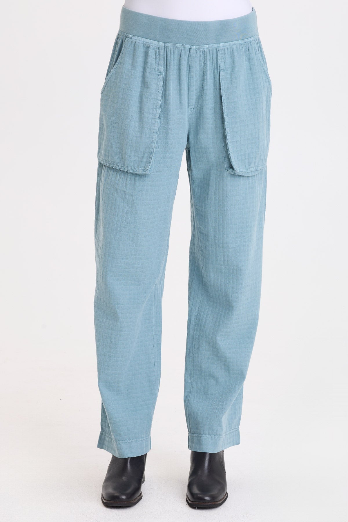 XCVI Robbie Basket-Weave Pant in Thunderclap Pigment teal with large cargo pockets at ooh la la! in Grapevine TX 76051