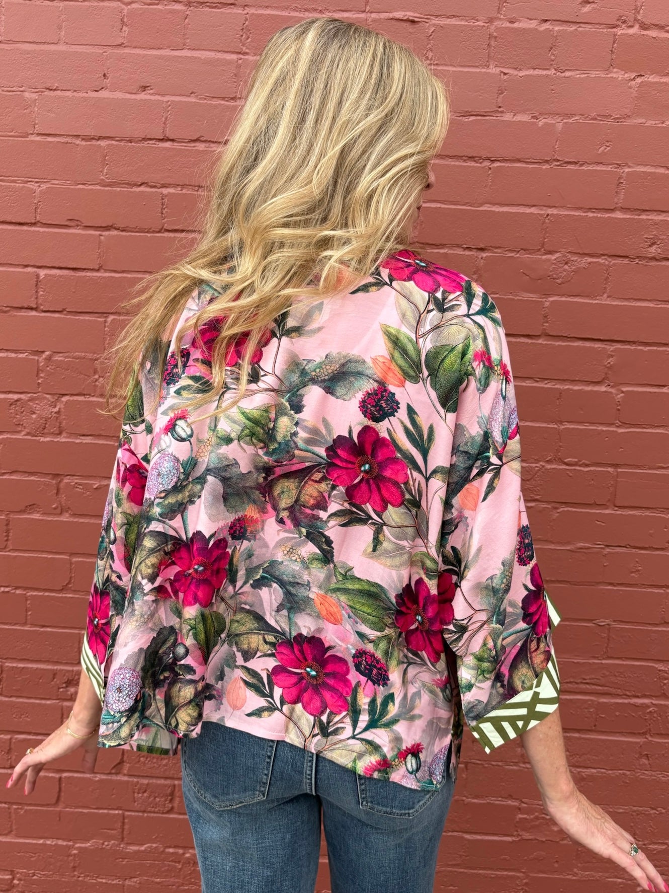 Winton and Waits KensGeo Short Kimono at ooh la la! in Grapevine TX 76051