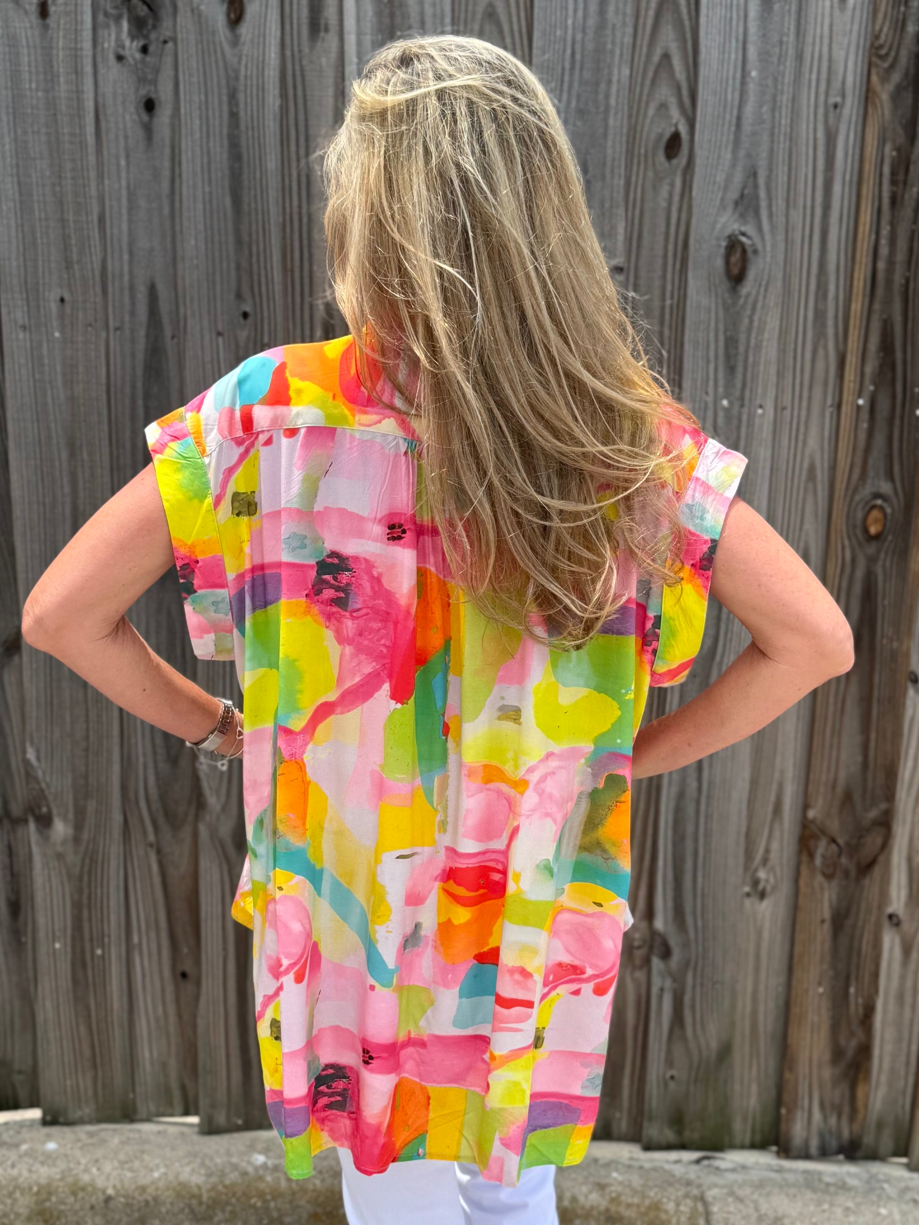 Flamingo Abstract Cap Slv Hi Lo Top at ooh la la! in Grapevine TX 76051