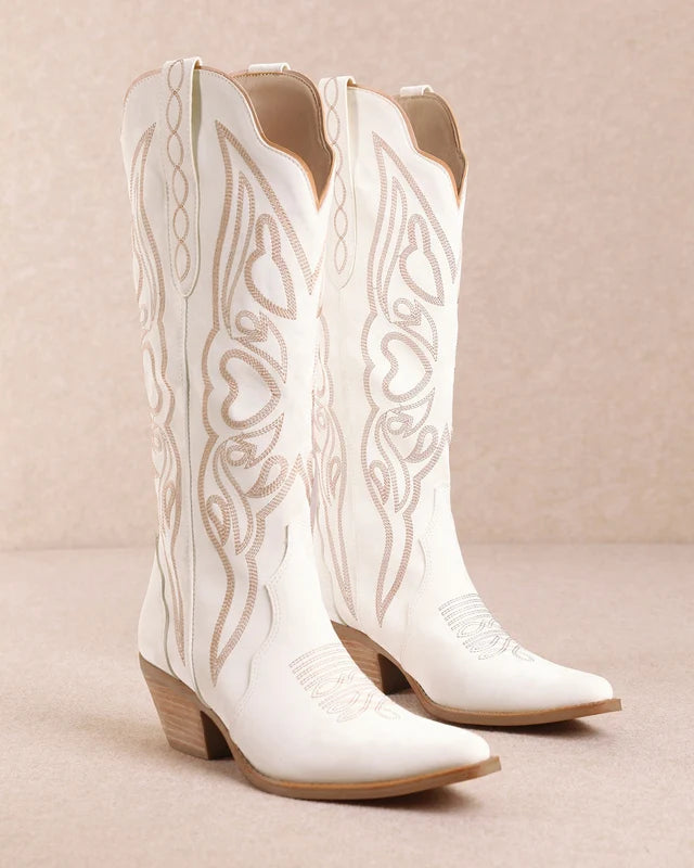 Amora Heart Western Boot - White at ooh la la! in Grapevine TX 76051