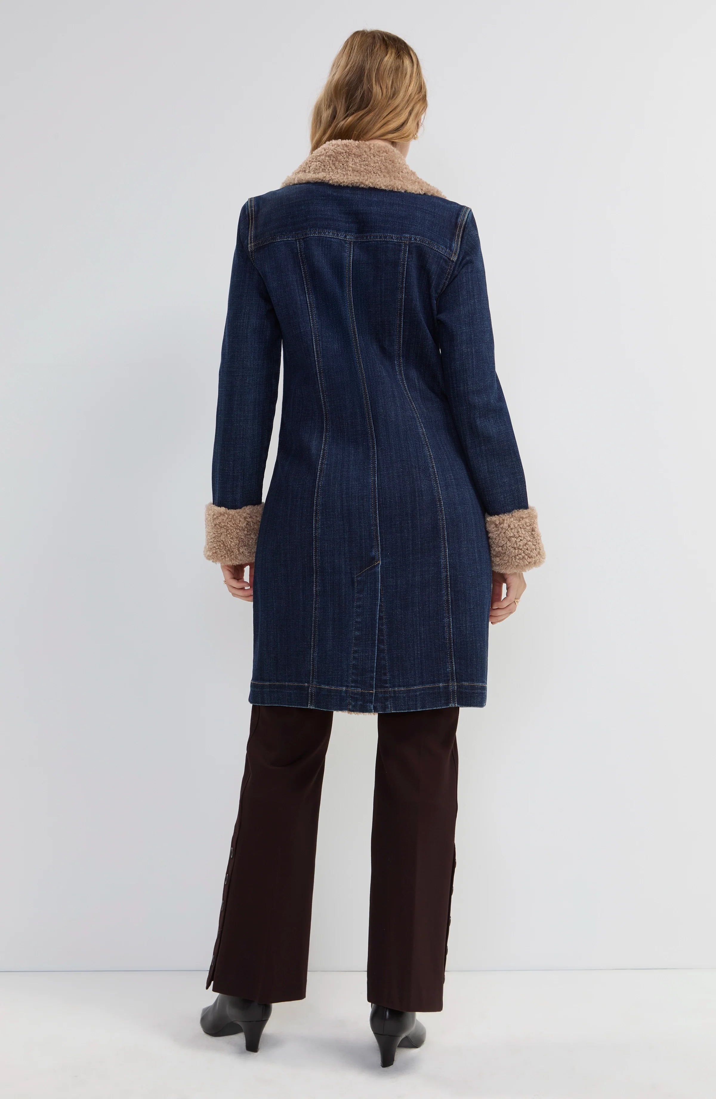 Liverpool sherpa trimmed notch collar denim jacket in rinse wash at ooh la la! in Grapevine TX 76051