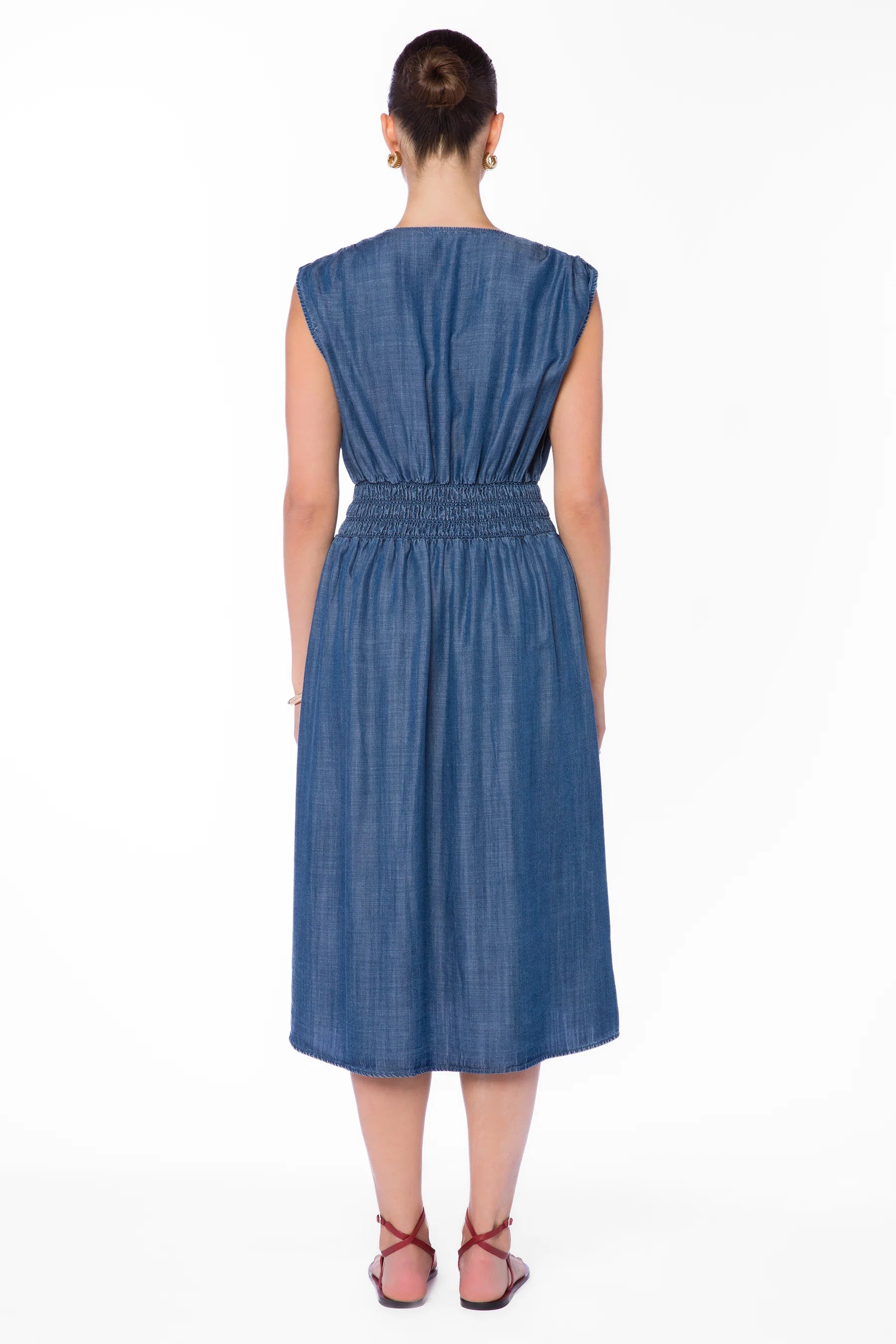 Velvet Heart Persa denim look Tencel™ Smocked Midi Dress | Murietta at ooh la la! in Grapevine TX 76051