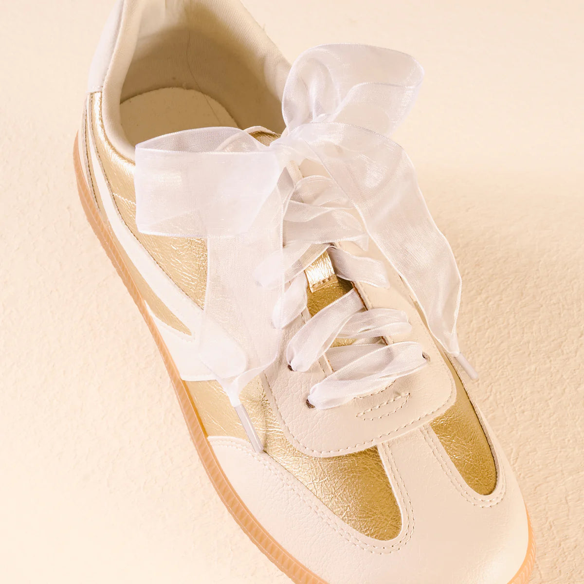 Step it Up Shoelaces in sheer white at ooh la la! in Grapevine TX 76051