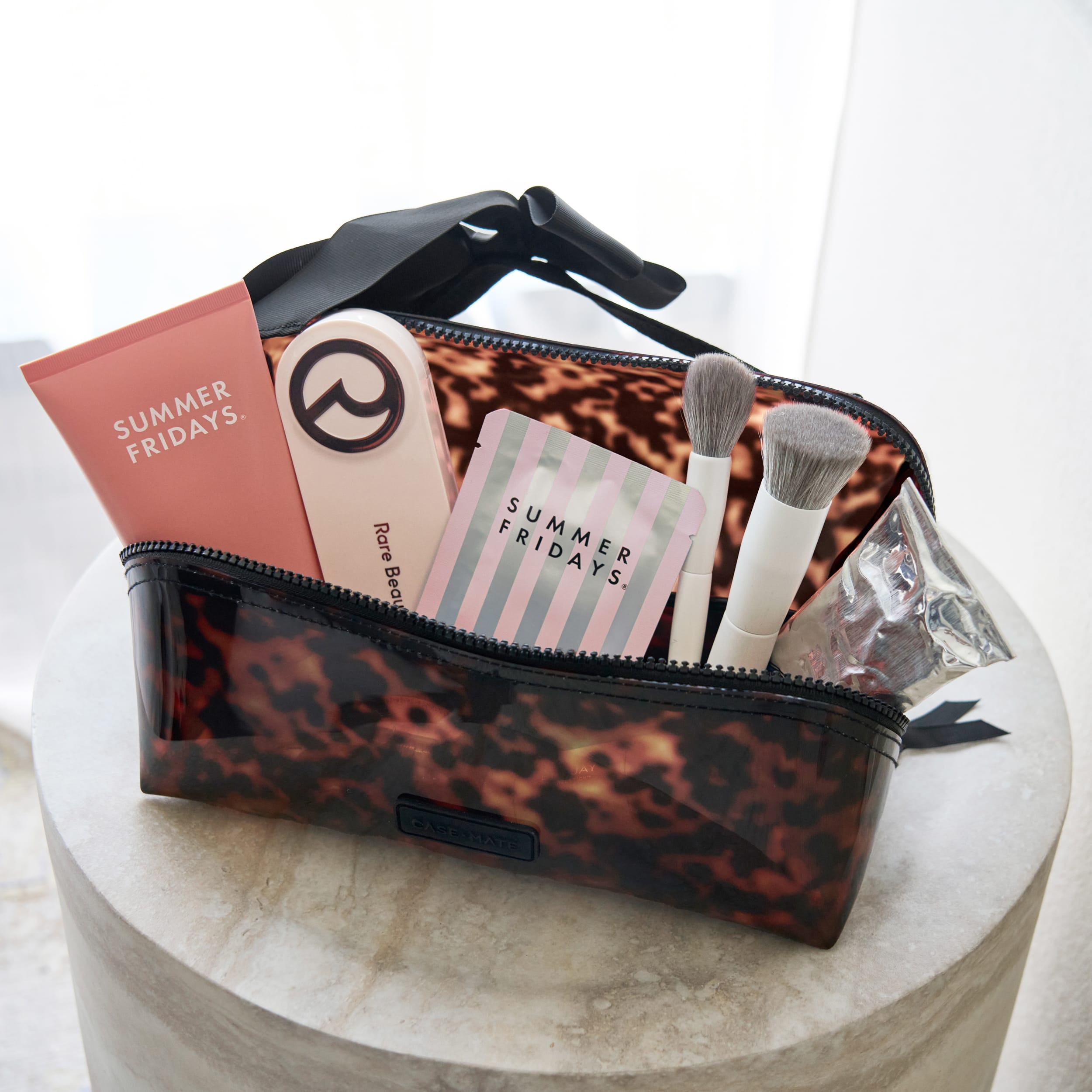 Case-Mate tortoiseshell lifestyle view 1
