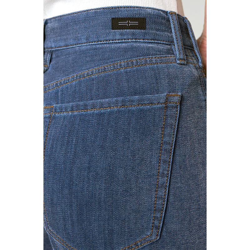 Close-up back pocket detail of Liverpool Dreamer Relaxed Wide Leg Jeans in medium blue wash