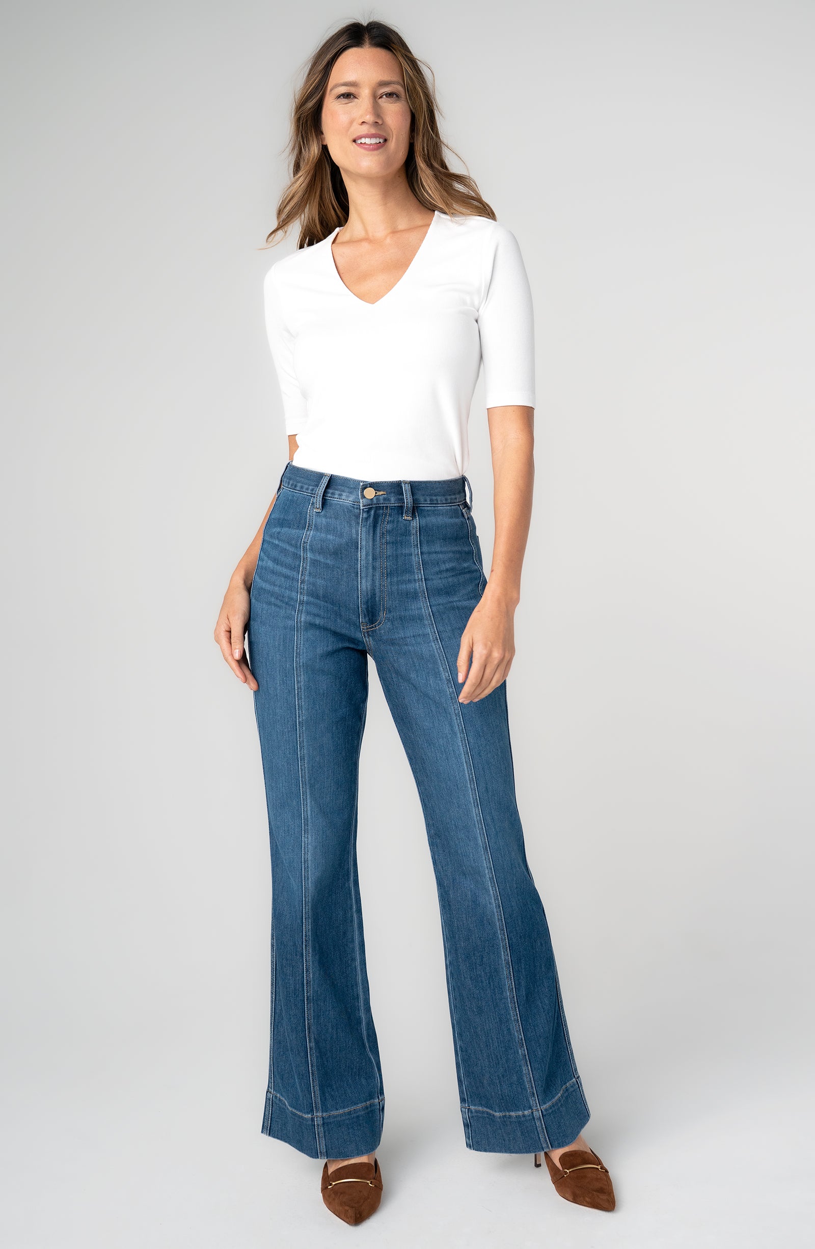 Liverpool Seamed High-Rise Relaxed Bootcut Jeans at ooh la la! in Grapevine TX 76051