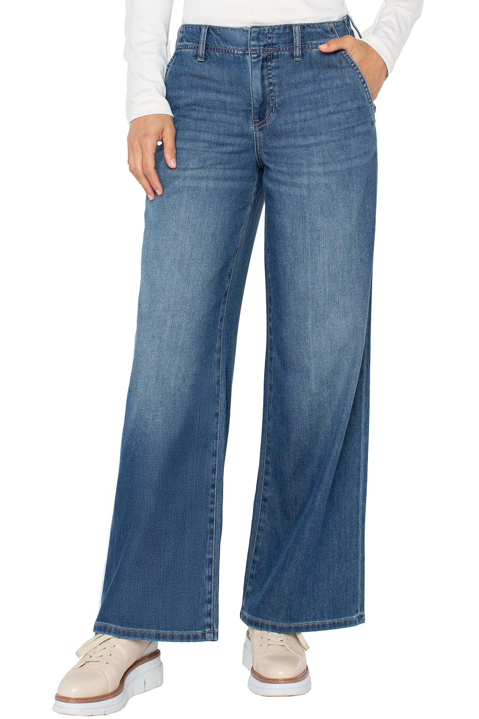 Liverpool Weekender Wide Leg 30” Ins at Ooh La La! in Grapevine TX 76051