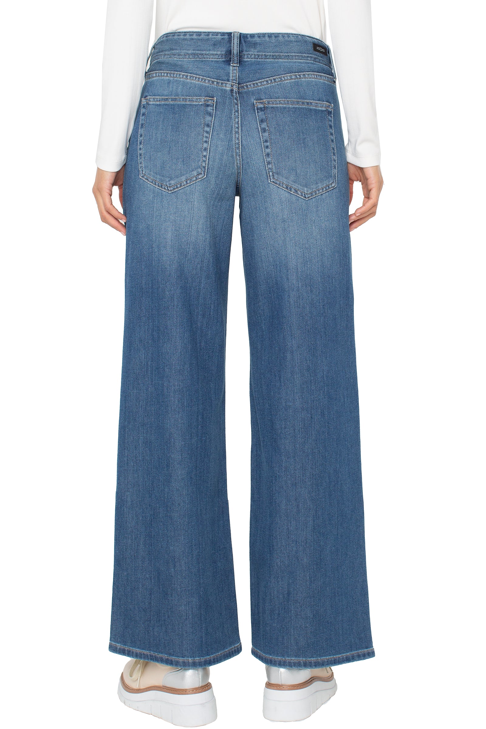 Liverpool Weekender Wide Leg 30” Ins at Ooh La La! in Grapevine TX 76051